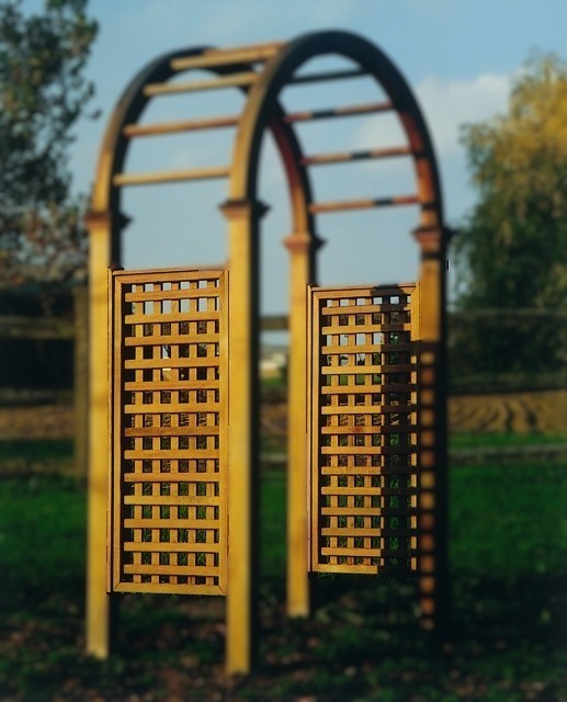 Classic Cedar Lattice Panel Set